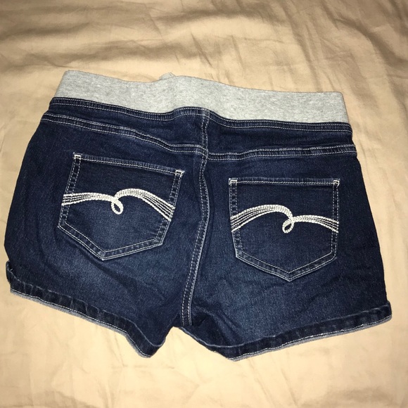 Justice Jean shorts - Picture 2 of 3